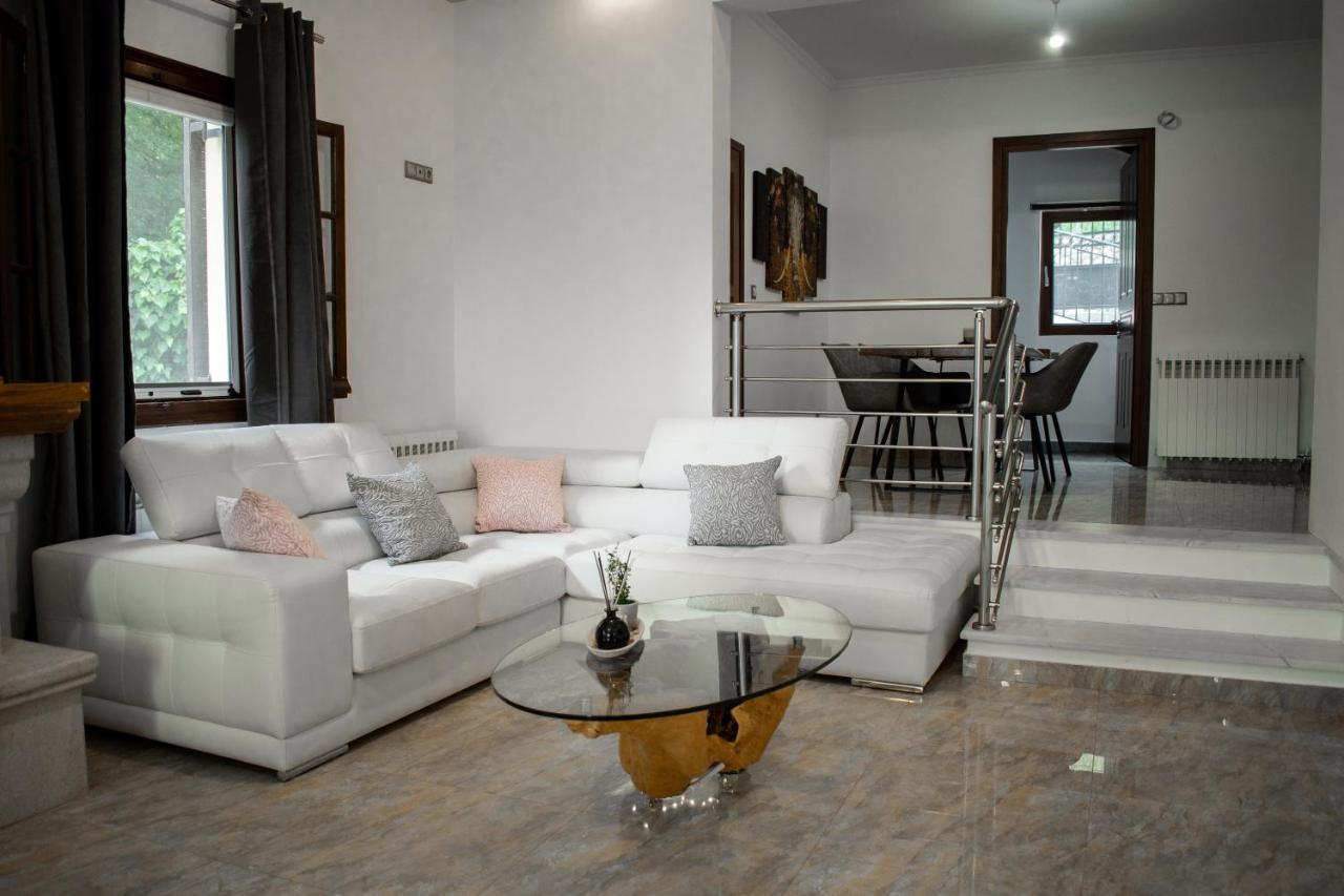 Gkk House Private Swimming Pool Luxury House Villa Skriperon Ngoại thất bức ảnh